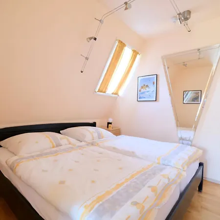 Landjaegerhaus Am Suedstrand - Wohnung 1 + 3 Wyk auf Föhr Extérieur photo