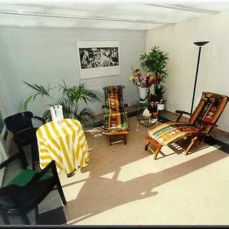Landjaegerhaus Am Suedstrand - Wohnung 1 + 3 Wyk auf Föhr Extérieur photo